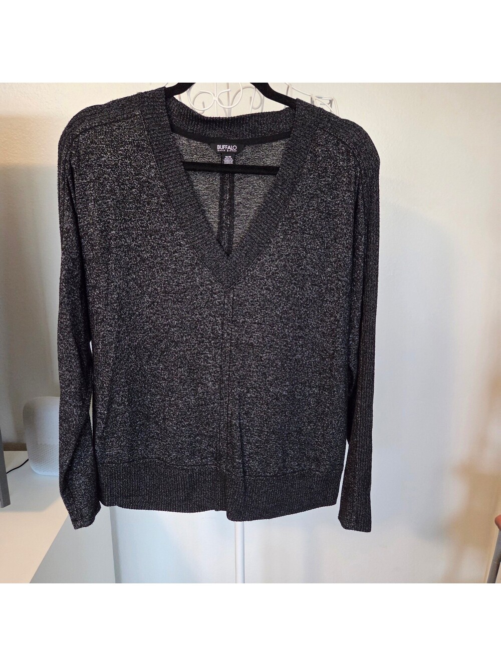 Buffalo David Bitton Women's Gray V-Neck Pullover Sweater Medium